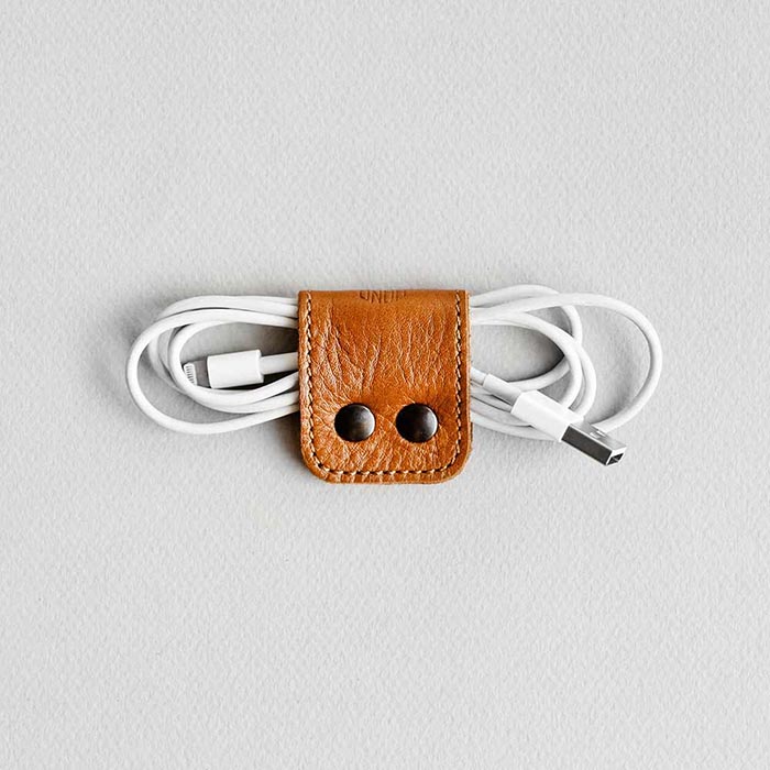 ДЕРЖАТЕЛЬ ДЛЯ ПРОВОДОВ КОРИЧНЕВЫЙ